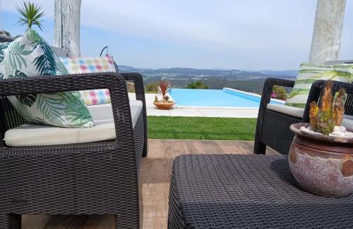 Vila do Conde Casa | Quintinha Sao Martinho Luxury 2 Suites Villa Eira with Jacuzzi