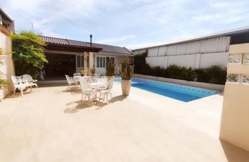 Centro Casa | Quiosque com piscina e churrasqueira!