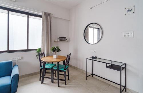 Khar Apartamento | Quirky 1BHK Bandra W by The Bombay Home Company