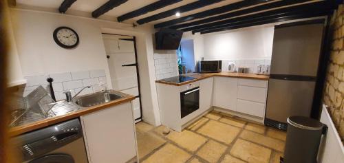 Corsham Casa | Quirky Cottage - Dogs Welcome