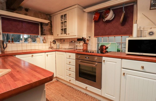 Preston Cabaña | QUIRKY IN CHIPPING, pet friendly, with open fire in Chipping