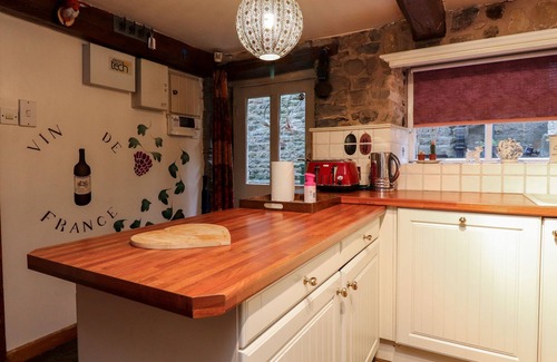 Preston Cabaña | QUIRKY IN CHIPPING, pet friendly, with open fire in Chipping