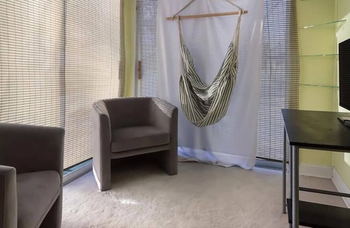 Cadillac Casa | Quirky, Quiet and Convenient. Downtown, Historic.
