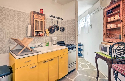 Santa Cruz Apartamento | Quirky Santa Cruz Studio w/ Shared Courtyard!