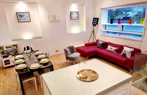 Hove Cabaña | Quirky Seaside Family Cottage, walk to the waves!