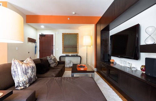 Historic Core Condominio | Bastante, limpio y de lujo 1 BR / 1 Baño DTLA Loft, Cerca de todo.