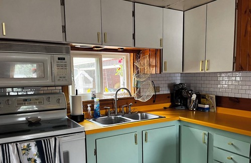 St Germain Cabina | Quite vintage cabin 2 bedroom and 1 bath in the St. Germain area. Pet friendly.