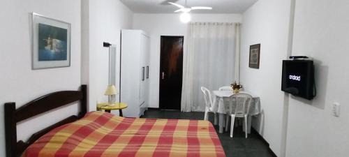 Centro Apartamento | Quitinete a poucos passos da Praia no ponto mais central da cidade.