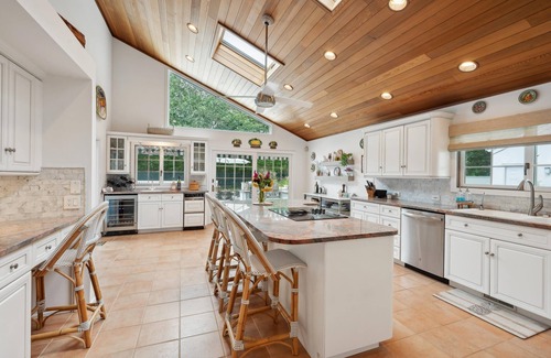 Quogue Casa | Quogue Village Contemporary with Pool, Spa, & Har-Tru Tennis Court