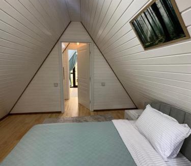 Qusar Otro | Qusar A-frame green garden