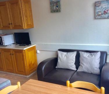 Laveissiere Apartamento | RÉSID BEC DE L AIGLE Studio 22 - LE LIORAN