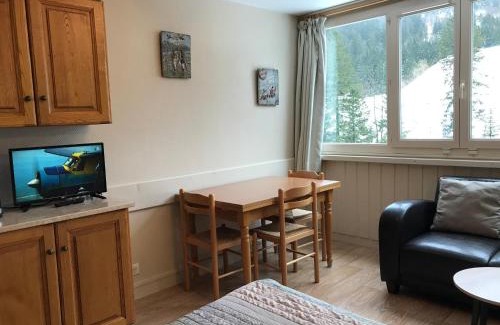 Laveissiere Apartamento | RÉSID BEC DE L AIGLE Studio 22 - LE LIORAN