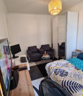 Colombes Casa | Résidence Cosy, chambre privée non mitoyenne avec serrure dans un appartement de 50 m carrés