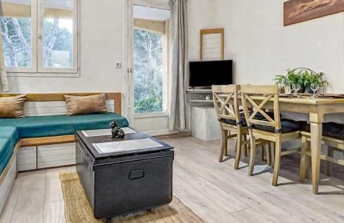 Valescure Casa | Résidence Ensoleillée avec Piscine