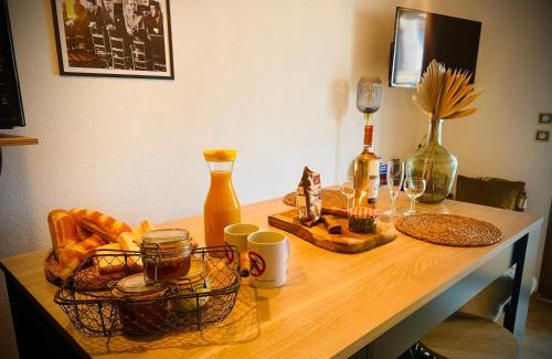 Marseillan Plage Apartamento | Résidence Le SUNSET Marseillan-plage, entre mer et lagune de Thau, étape vélo, famille, couple, VRP, toutou admis, jardin, parking privé gratuit, vélos, Clim, WIFI fibre gratuite, commodités, plage et piste cyclable à proximité, 6 couchages nous contacter