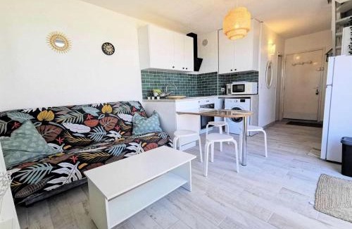 Port Leucate Apartamento | Résidence Les Nefs Des Sables - APPT T2 CAB OU MEZZ 6 couchages PORT LEUCATE. Réf: 2NEF 45K4 MAE-5304