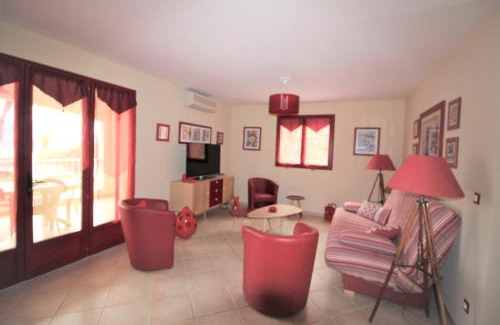Casaglione Apartamento | Résidence U MELU GRAND T3 ROUGE en rez de jardin