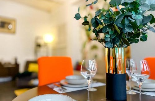 Centre Historique Apartamento | RétroMirabeau "Le Jacobin" - 75m2 - TERRASSE EXTERIEURE PATIO- 2 à 4 pers - CALME - COURS MIRABEAU HALLES GARE - EMPLACEMENT TOP - Chèques Vacances CONNECT