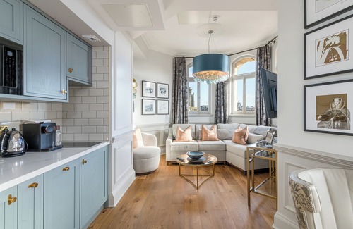 New Town Apartamento | RÌGH Residences