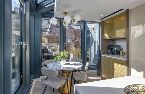 New Town Apartamento | RÌGH Residences