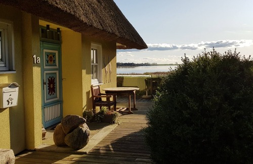 Garz/Rugen Casa | Rügenferien Unter Reet auf Großem Wassergrundstück