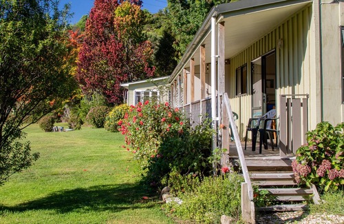 Marahau Casa | R?T? COTTAGE - M?RAHAU HOLIDAY UNIT, with a garden in Marahau