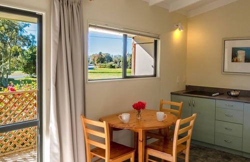 Marahau Casa | R?T? COTTAGE - M?RAHAU HOLIDAY UNIT, with a garden in Marahau