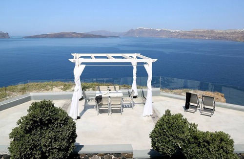 Akrotiri Casa | R 1778 Standard Double/Twin Room |