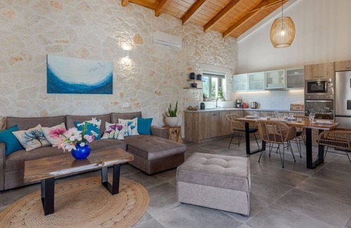 Lithakia Villa | R 1445 Superior Residence Tierra Olivo