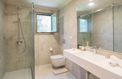 Agios Matthaios Villa | R 3250 Villa Ianira