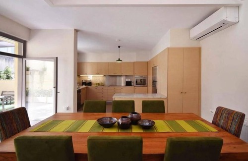 Filopappou Villa | R 963 Villa Olivia Philoppapou