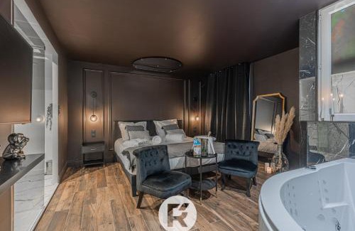 Secteur 4 Apartamento | R'Apparts The Love Nest Suite