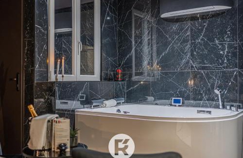 Secteur 4 Apartamento | R'Apparts The Love Nest Suite
