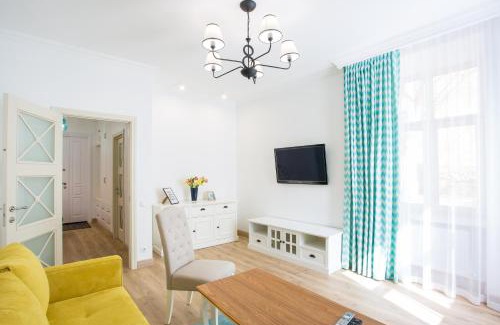 Lviv Apartamento | R.O.Y.A.L apartments