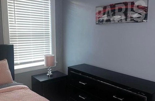 Detroit Apartamento | R&R 1BDRM COMFY AND COZY ON OAKMAN BLVD