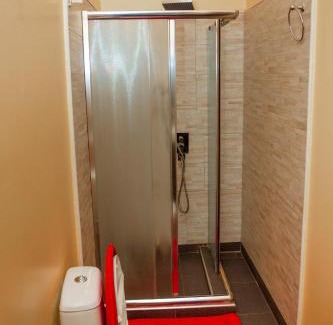 Entebbe Apartamento | R & R FURNISHED APPARTMENT AKRIGHT CITY BWEBAJJA