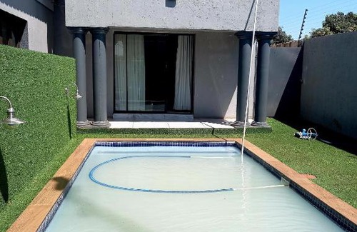 Nkowankowa Casa | R&R GUEST HOUSE
