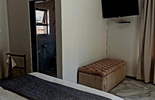 Nkowankowa Casa | R&R GUEST HOUSE