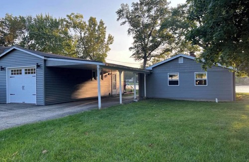 Newville Casa | New Listing on Rock River/Lake Koshkonong