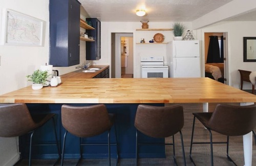 Gold Hill Cabaña | R&R on the Rogue River! This 2 BR cottage in Gold Hill features a private hot tub with stunning scenic views. Enjoy a spacious, private setting perfect for relaxation, adventure, or remote work