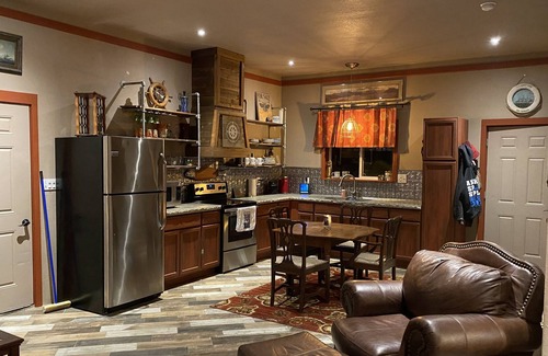 Cle Elum Casa | R & R Retreat - 2 houses, 1 trailer hook up. Bring your dogs & horses!
