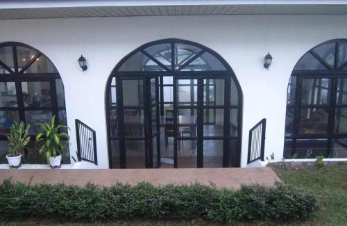 Tagaytay Villa | R Villas Tagaytay across Balay Dako