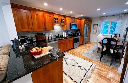 Bretton Woods Casa | R20 luxury ski-in/out townhome in Bretton Woods next to beginner ski trail!