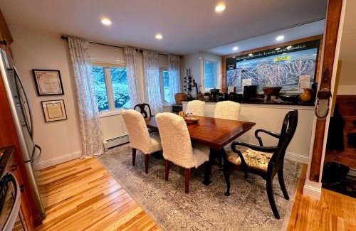 Bretton Woods Casa | R20 luxury ski-in/out townhome in Bretton Woods next to beginner ski trail!