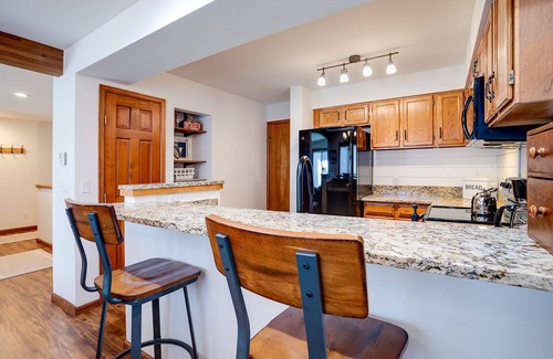 Steamboat Springs Condominio | RA517 by Mountain Resorts ~ A minutos de distancia Ciclismo, senderismo y golf ~ Piscina / jacuzzi en el lugar