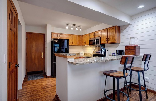 Steamboat Springs Condominio | RA517 by Mountain Resorts ~ A minutos de distancia Ciclismo, senderismo y golf ~ Piscina / jacuzzi en el lugar