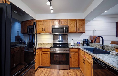 Steamboat Springs Condominio | RA517 by Mountain Resorts ~ A minutos de distancia Ciclismo, senderismo y golf ~ Piscina / jacuzzi en el lugar