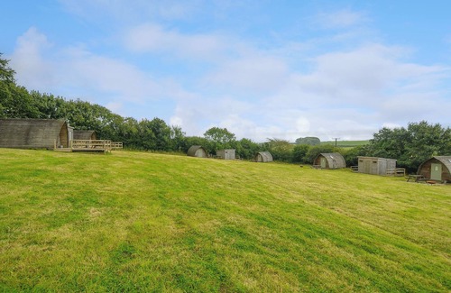 Liskeard Cabaña | RABBIT WARREN @ PENBUGLE ORGANIC FARM, pet friendly in Duloe