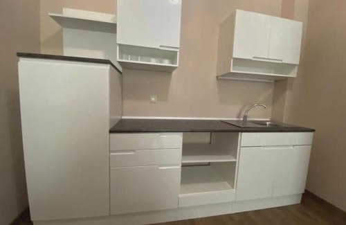 Saints Constantine and Helena Apartamento | Rabi park residence