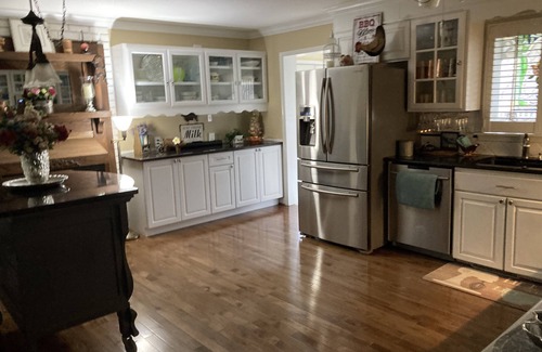 Cascade Casa | Race fans come on Down! 16 miles to Martinsville speedway